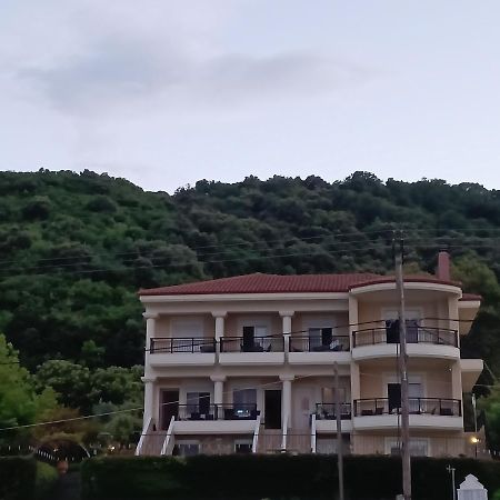 Perdikis Apartments - Paliouria Kokkino Nero ภายนอก รูปภาพ